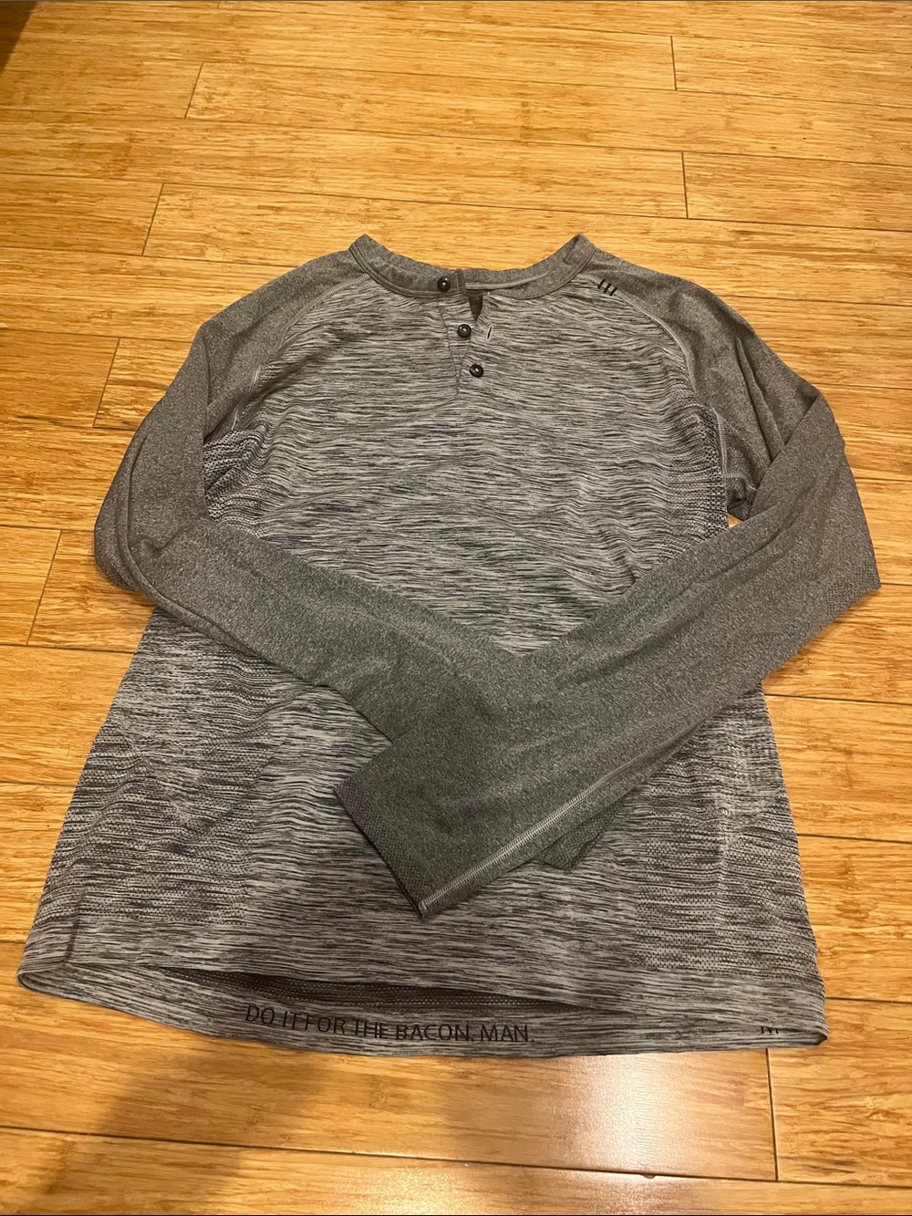 lululemon athletica Men's Gray Long Sleeve Henley